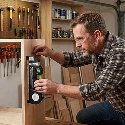 Niveau laser pour meuble